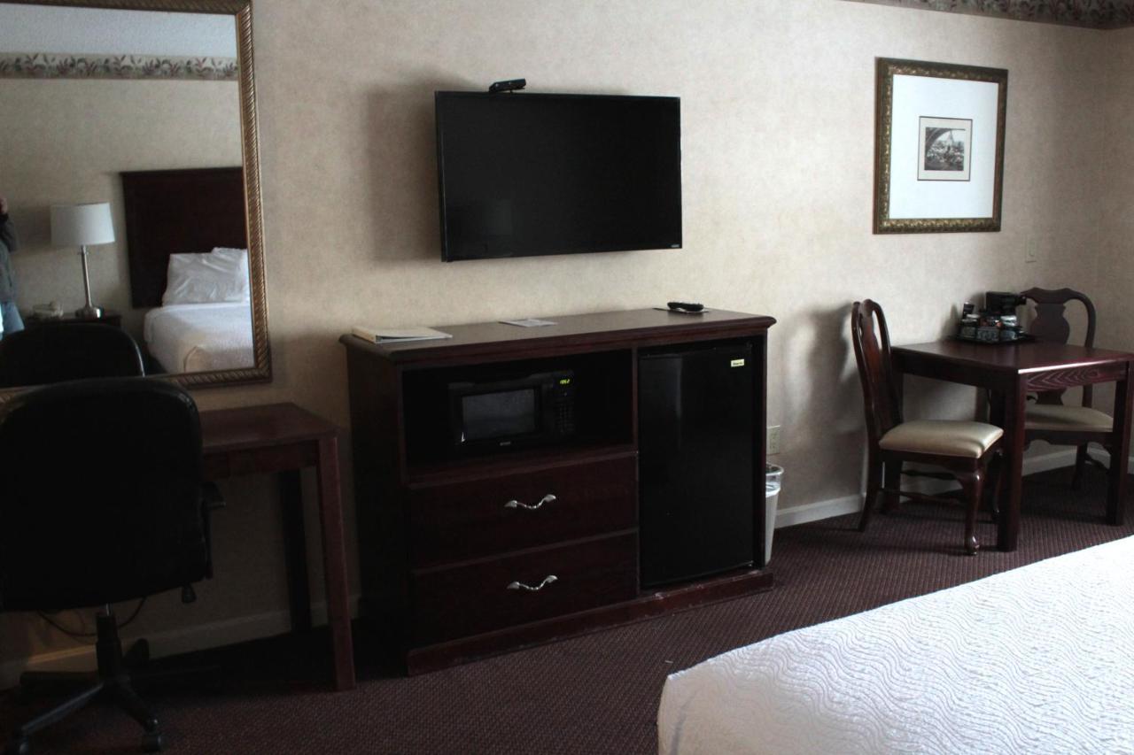 Shiretown Inn & Suites Houlton Екстер'єр фото