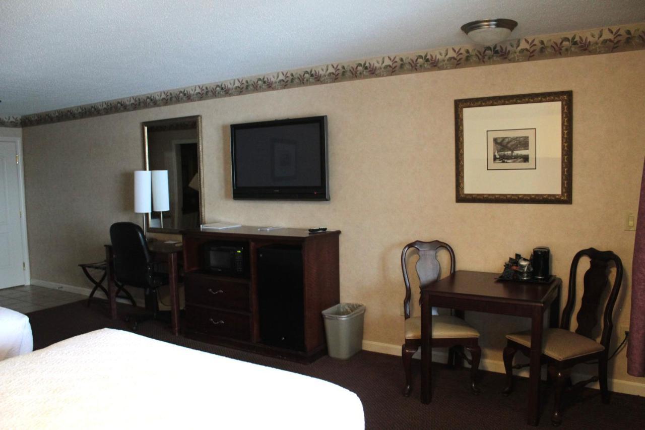 Shiretown Inn & Suites Houlton Екстер'єр фото