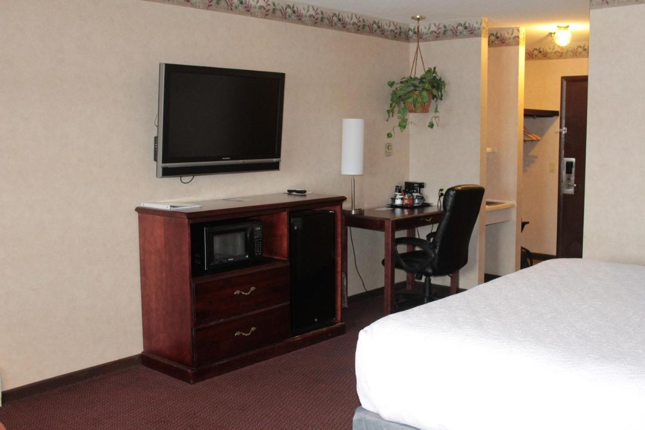 Shiretown Inn & Suites Houlton Екстер'єр фото