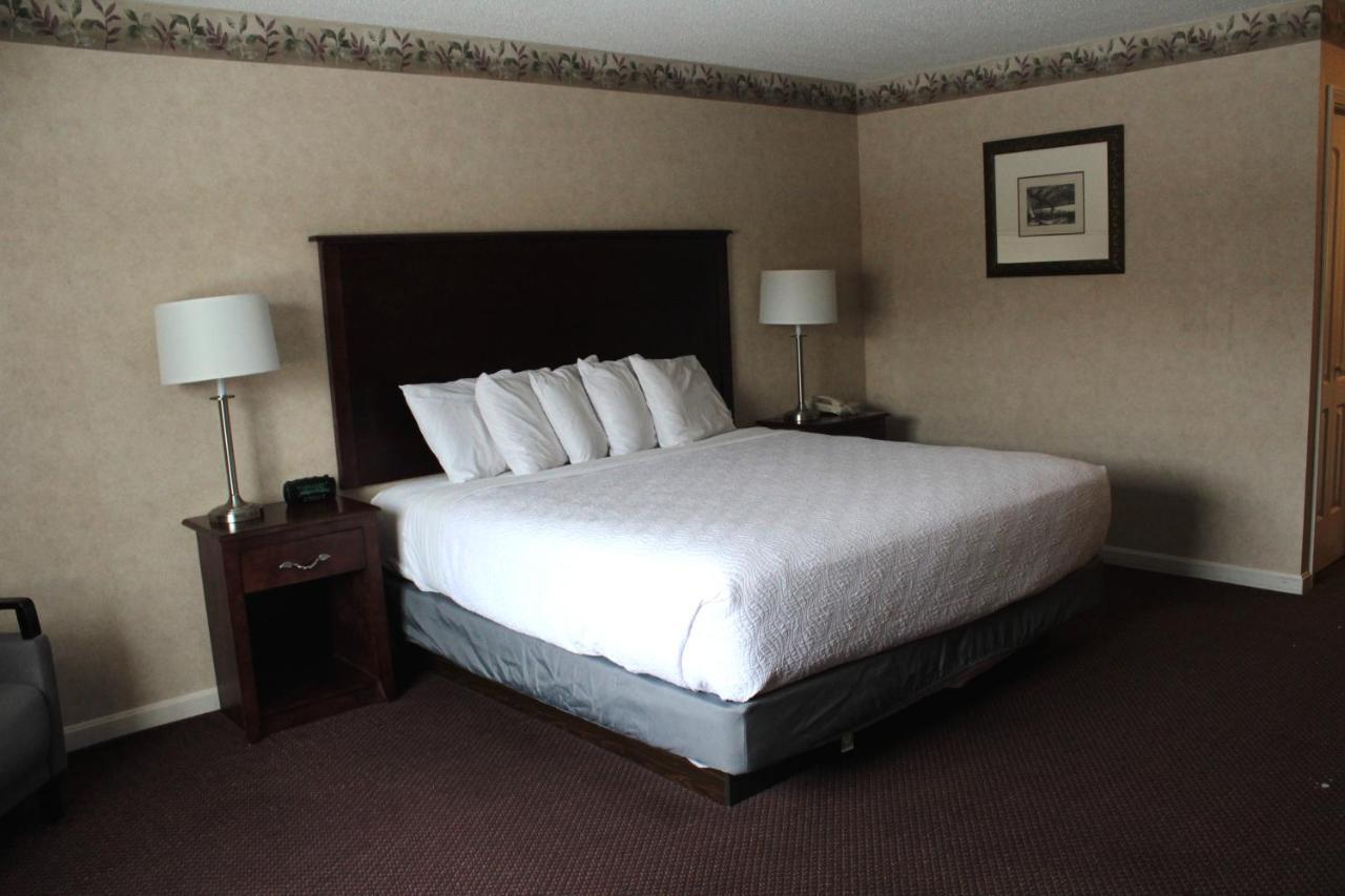 Shiretown Inn & Suites Houlton Екстер'єр фото